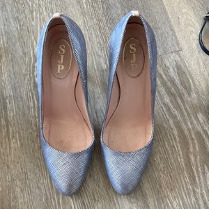 Sarah Jessica Parker Silver Pump Heels size 39.5